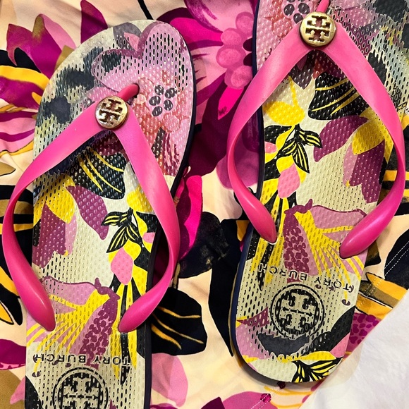 5 piece Tory Burch Swim ensemble:rash guard, flip flops, 2 bikini tops, 1 bottom - Picture 6 of 15